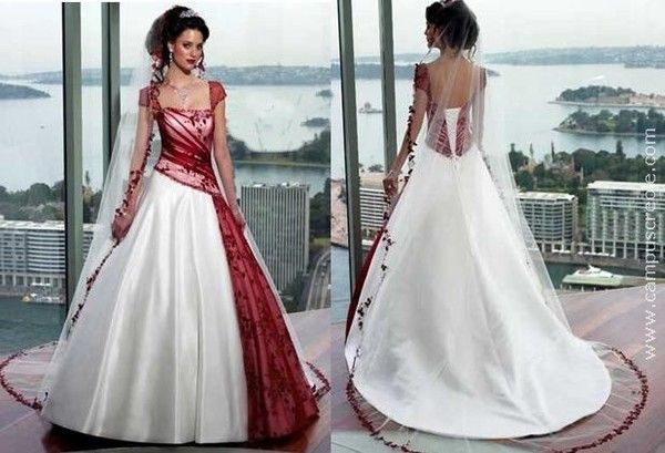 Robe De Mariée Bordeau Et Blanche